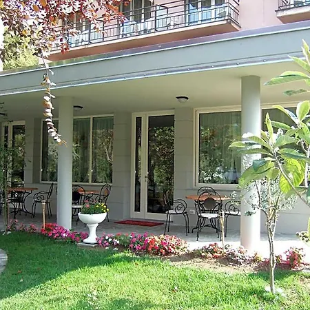 Hotel Elvira 2*